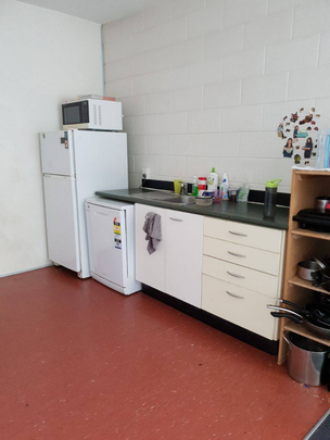 Perfect for students -Spacious 6-Bedroom Apartment in the Heart of Wellington - Photo 1