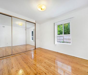 Beautiful Family Home ** Available Now ** - Photo 6