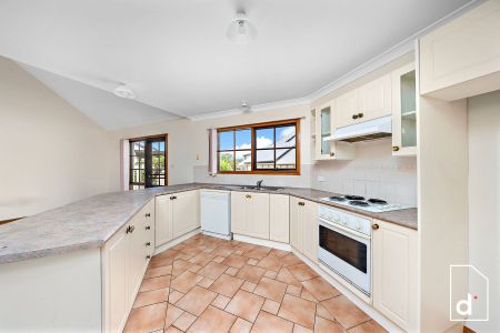 Gorgeous Kiama - Three Bedroom Home - Photo 4