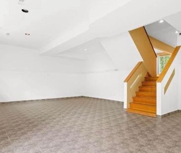 For Lease - 196 Nelson Street, Oakville, Ontario - Photo 4