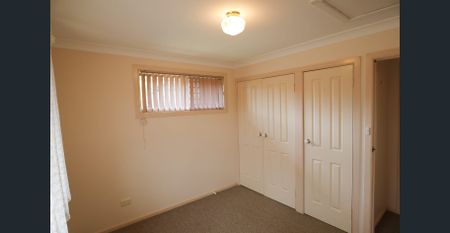 FAMILY HOME IN QUIET NEIGHBOURHOOD - Photo 4