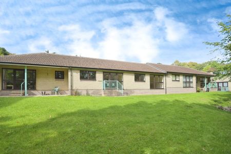 High Street, Old Whittington - Photo 3