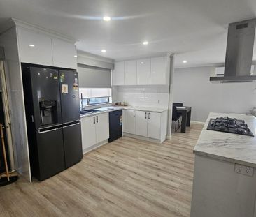 STYLISH, FULLY RENOVATED UNIT IN A GREAT LOCATION! - Photo 6