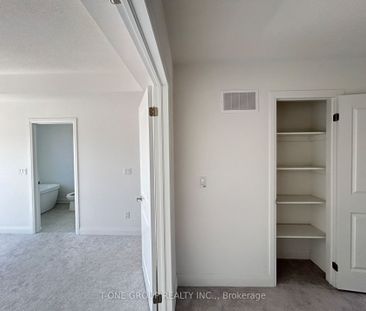 For Lease - 100 Carole Bell Way, Markham, Ontario - Photo 5