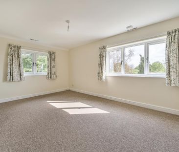 3 bedroom detached house to rent - Photo 3