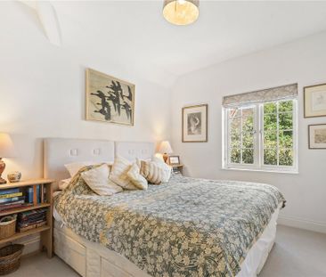 4 bedroom semi-detached house to rent - Photo 2