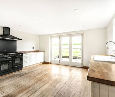 A detached two storey cottage originally constructed in the 1800's ... - Photo 3