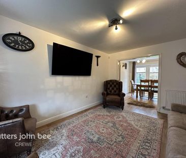 3 bedroom detached house to rent - Photo 3