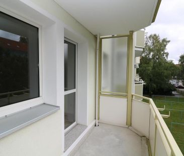 Pack die Badehose ein…helle 3-RW mit Wanne u. Balkon!!! - Photo 1