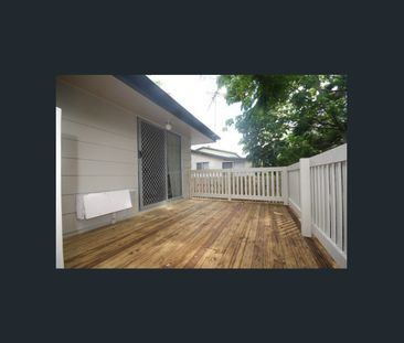 Conveniently Located, Neat, Clean, Spacious, 3 Bed home - Photo 1