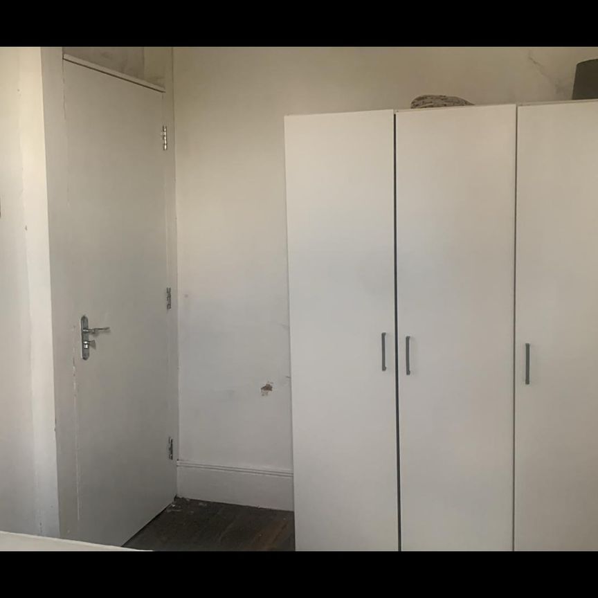 Room in a Shared House, Norfolk Road, IG3 - Photo 2