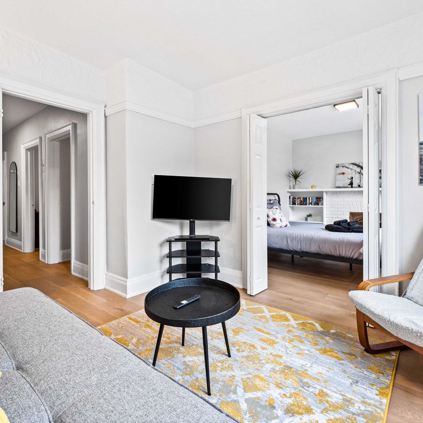 For Lease - 582 St Clair Avenue Unit# 2, Toronto, Ontario - Photo 1