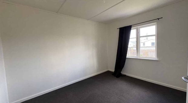 Three Bedrooms on Clyde - Photo 1