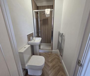 1 bedroom semi-detached house to rent - Photo 4