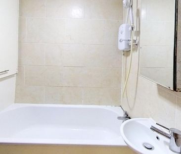 New Walk, Leicester - Photo 3