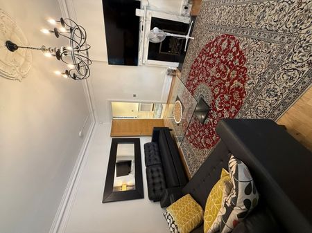 Manor House - Photo 3