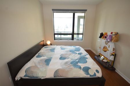 5211 Grimmer Street apartment — Burnaby, BC (1-Bedroom) - 1 Bedroom - Photo 4