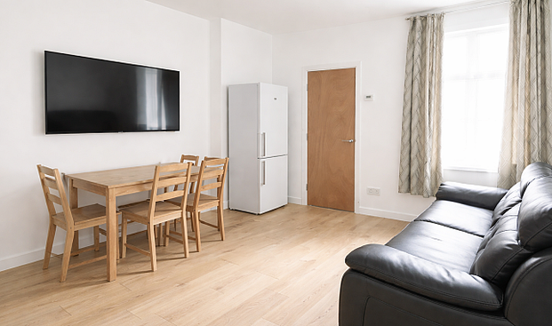 Modern 4 Bedroom Student House - Photo 1