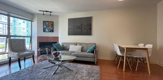 2 Bedroom + Den - Furnished Pet Friendly for Nov 1 - Central Location - Photo 2