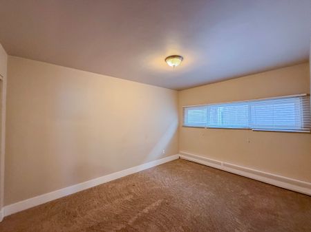 Fantastic 2 Bedroom Condo On Elbow Drive/All Utilities Included. - Photo 4