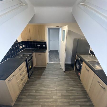 Myrtle Road (2 bed flat) - Photo 3