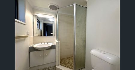 Tidy 2 Bedroom 2 Bathroom Unit In The Heart of Surfers Paradise - Photo 3