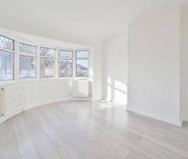 4 bedroom end of terrace house to rent - Photo 4