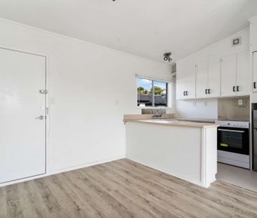 A sunny two bedroom in Mt Eden - Photo 3