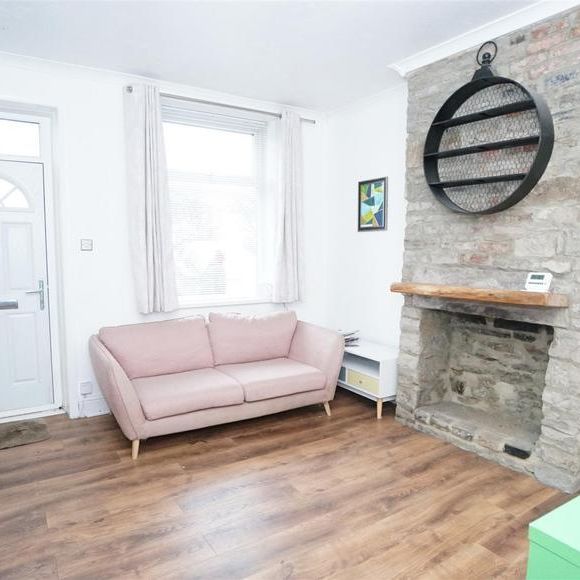 2 bedroom terraced house to rent - Photo 1