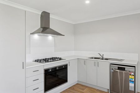 Brand new and available immediately - Photo 2