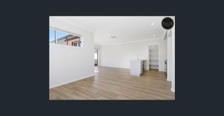 BRAND NEW EXECUTIVE HOME - Photo 3