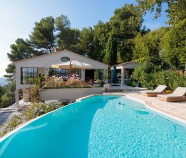 Maison à louer Mougins, Cote d'Azur, France12 600 EUR / Mois - Photo 1