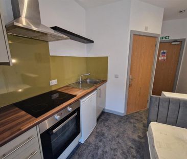 Studio to rent - Photo 5