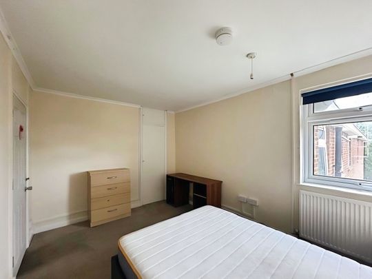 One-Bedroom Apartment - Photo 1