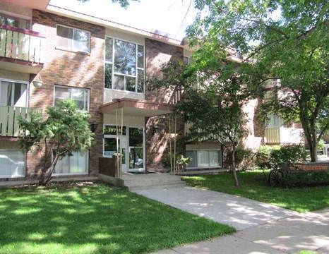 Spacious Apartment Suites Near University of Alberta - Small, safe, and friendly building | 10710 - 80 Ave, Edmonton - Photo 1