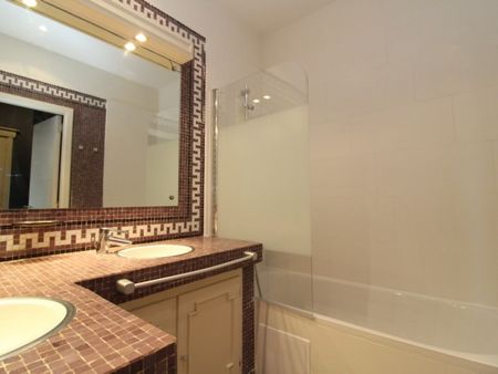 Maison communale - Appartement de +/- 70m² + terrasse - Uccle - Foto 5