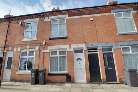 2 bed terraced house to rent in Denmark Road, Leicester, LE2 - Photo 2