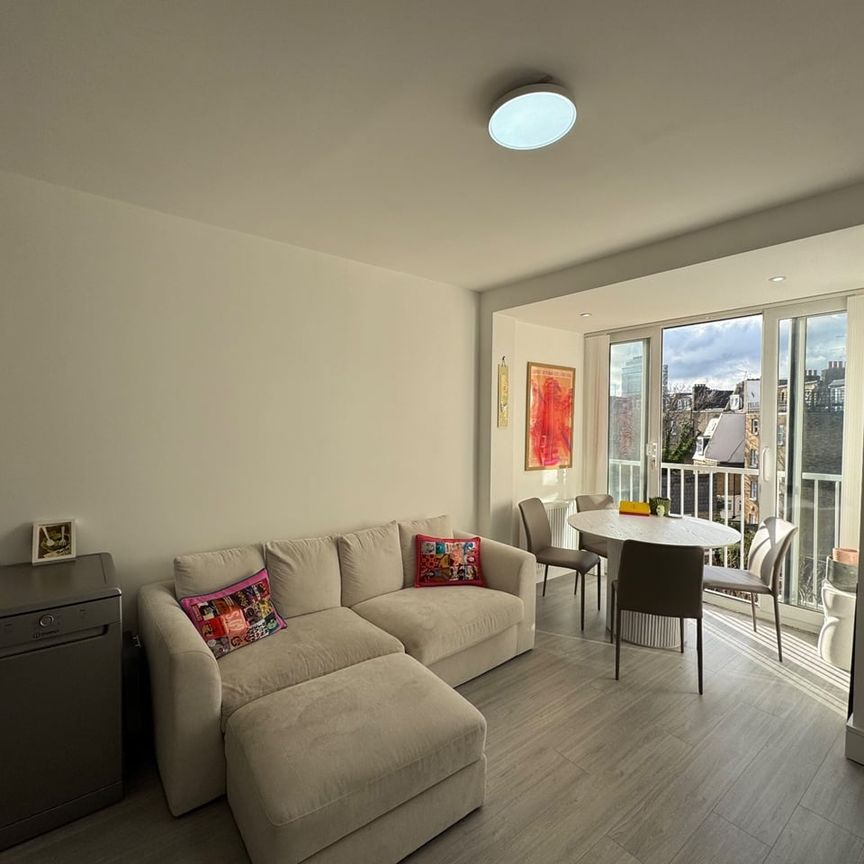 1 Bed Flat, Warwick Road, SW5 - Photo 1
