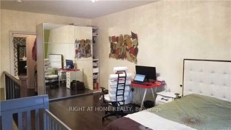 Condo Townhouse For Lease | W9232889 - Photo 5