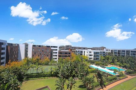 Two bedrooms plus study split level unit - Photo 5