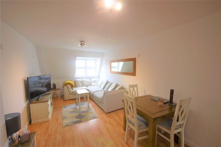 2 bedroom apartment to rent - Photo 5
