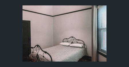 Stylish Three-Bedroom Home in Prime Richmond Location! - Photo 2