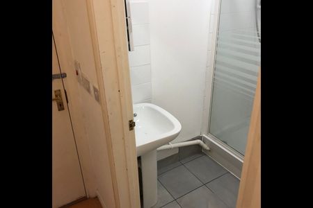 1 Bed Flat, Wellington Street, LU1 - Photo 5