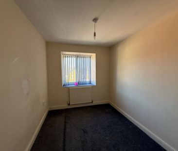 2 bed Apartment - To Let - Photo 3