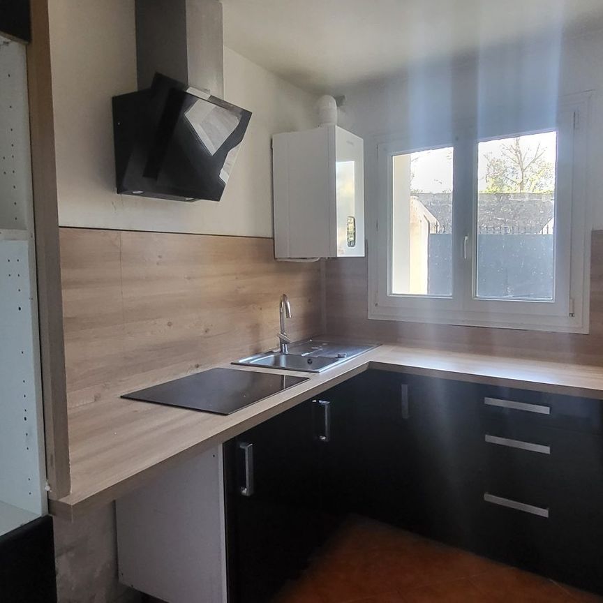 Location Maison 5 pièces 124m² SUSSARGUES 34160 - Photo 1