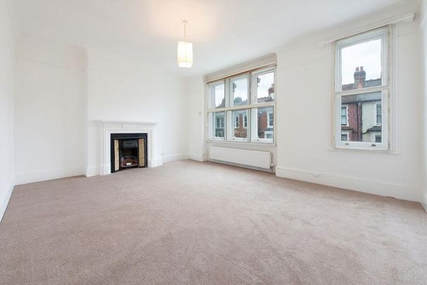 3 bedroom flat to rent - Photo 1