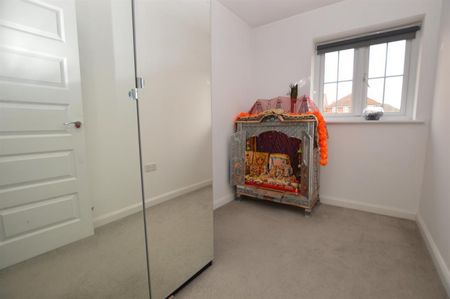 3 bedroom House To Let - Photo 4