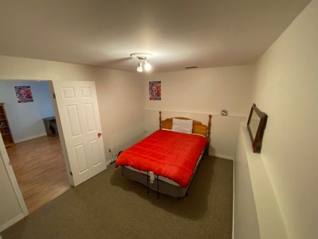 For Lease - 18 Helen Street Unit# UNIT 2, Kawartha Lakes, Ontario - Photo 3