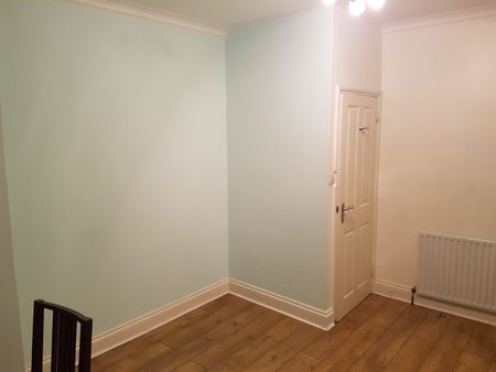 1 Bed Flat, Devonshire Road, SW19 - Photo 2