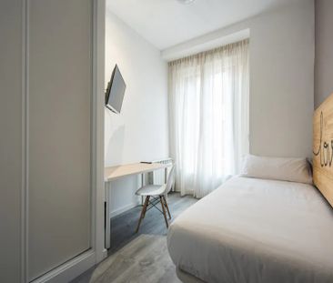 Calle de las Hileras, Madrid, Community of Madrid 28013 - Photo 3